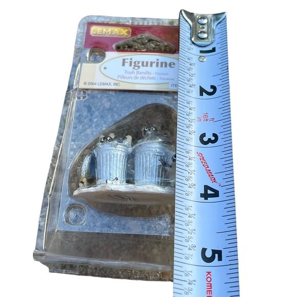 Lemax No. 97528 2004 Trash Bandits Raccoons Figurine and Archway Fence Set - Picture 4 of 10